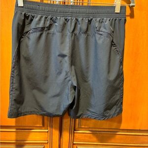 Men’s Shorts in Blue. Size: M